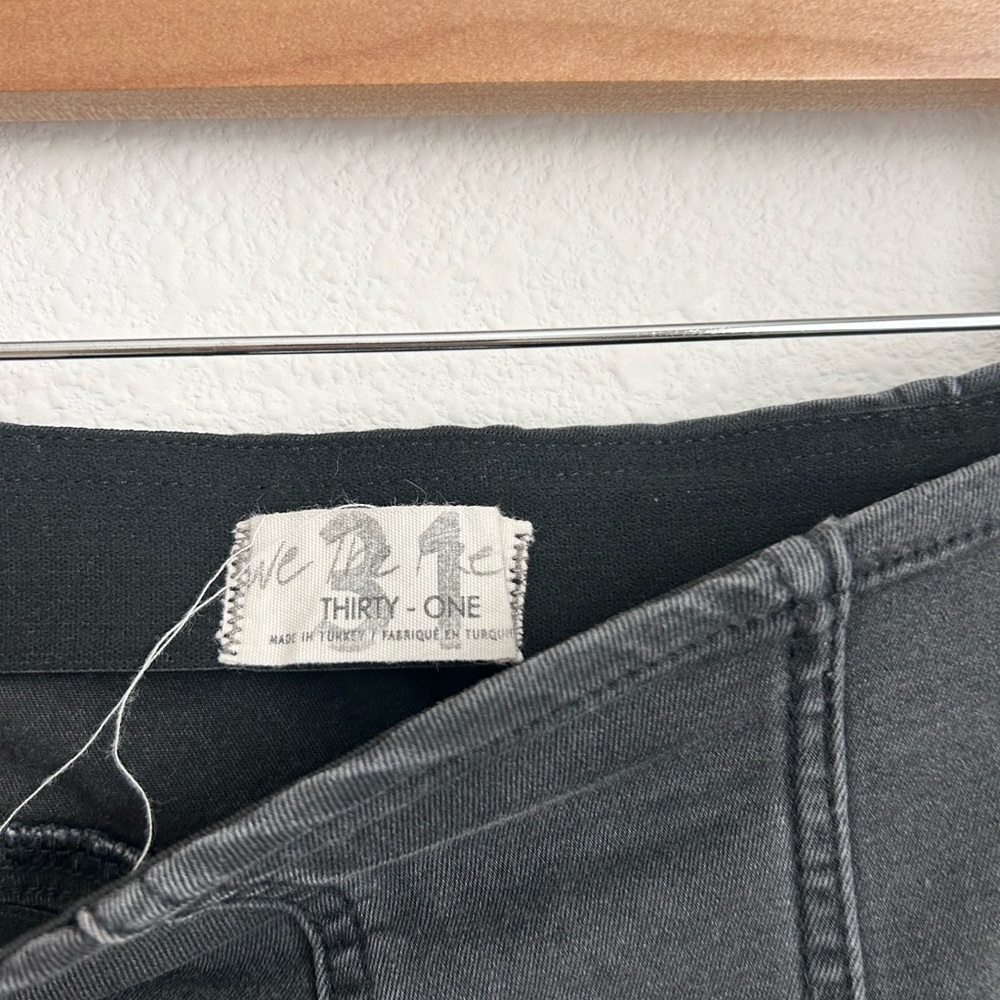 We The Free Ultra Flare Pull On Rinsed Black Denim Jeans Size 31 - Picture 3 of 5